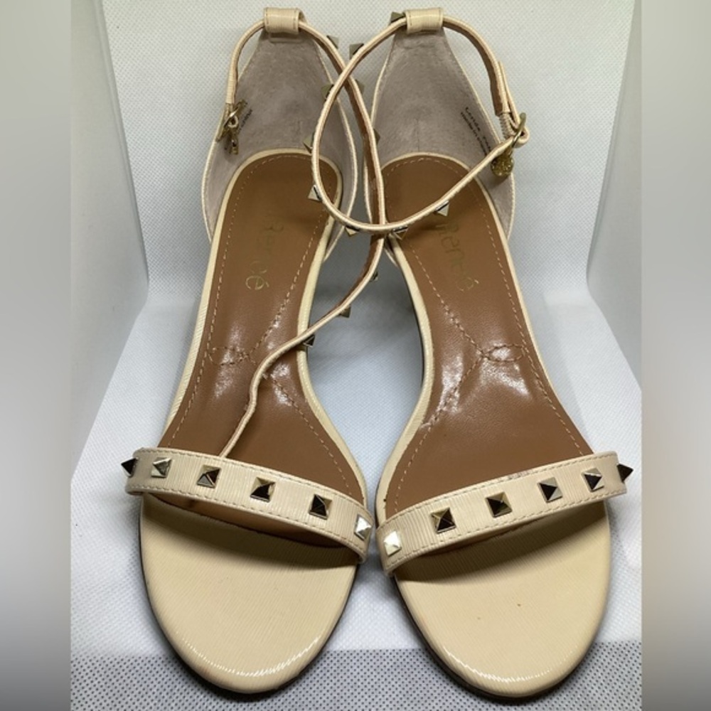 NEW J RENEE CREAM SHOES KITTEN HEEL 2.5”